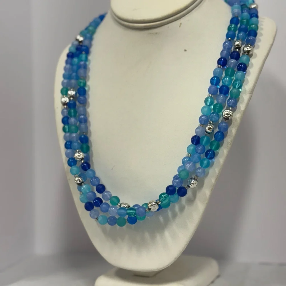 Elegant Blue Beaded Necklace